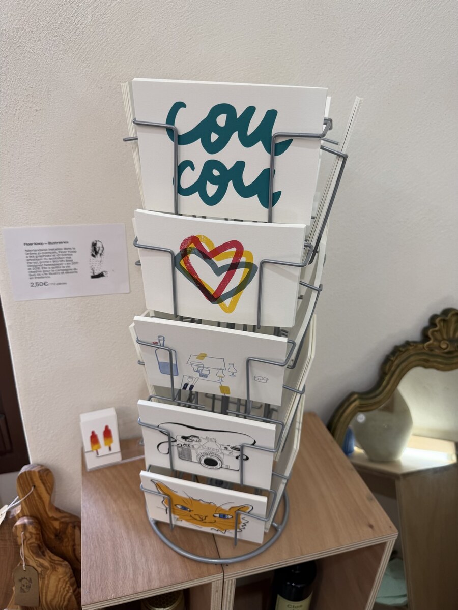Cartes postales illustrées par Floor Koop, en boutique à la Maison Espigaou